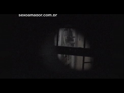 ❤️ Блондинку тайно снимает на видео соседский вуайерист, спрятанный за полыми кирпичами ️ Домашнее порно у нас